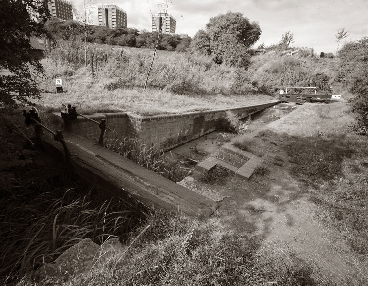9locks01-sm.jpg